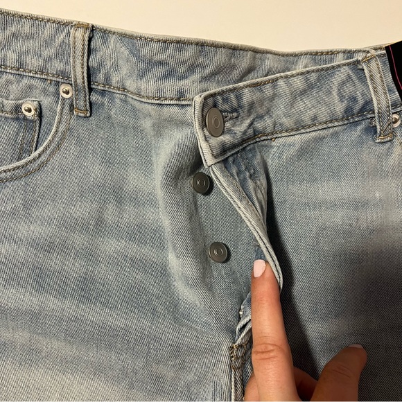 No Boundaries High Rise Crossover Relaxed Short - Picture 7 of 7